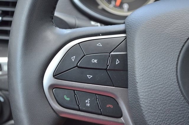 Used 2021 Jeep Cherokee Latitude Lux AWD/4WD image 17