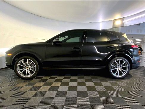 Certified 2023 Porsche Cayenne AWD/4WD image 2