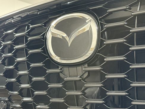 Used 2025 MAZDA CX-70 Plug-In Hybrid w/ Premium Pkg AWD/4WD image 14