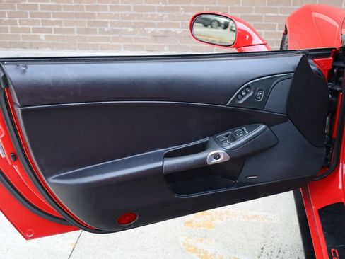 Used 2006 Chevrolet Corvette Coupe w/ Preferred Equipment Group image 13