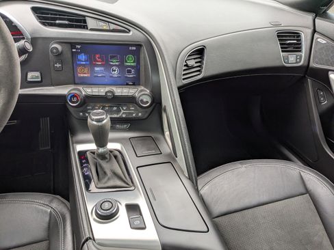 Used 2019 Chevrolet Corvette Stingray Coupe image 18