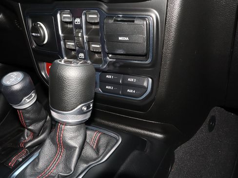 Used 2021 Jeep Wrangler Unlimited Rubicon AWD/4WD image 26