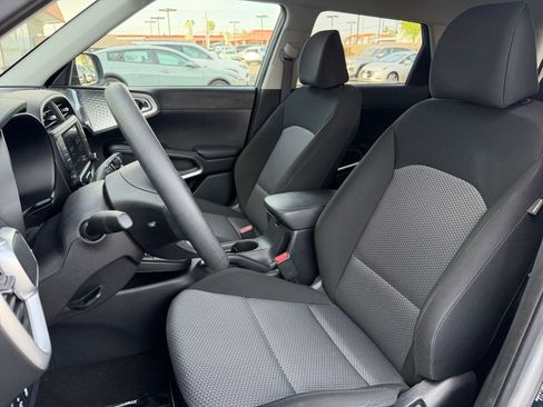 Used 2025 Kia Soul LX w/ LX Technology Package FWD image 34