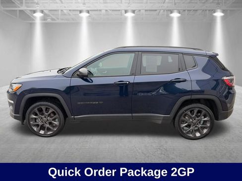 Used 2021 Jeep Compass Latitude w/ Sun and Sound Group AWD/4WD image 3