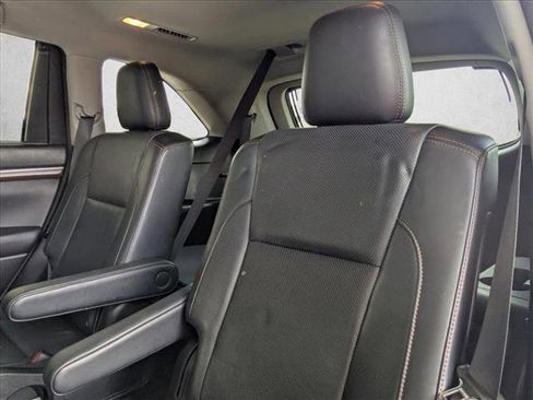 Used 2016 Toyota Highlander Limited image 14