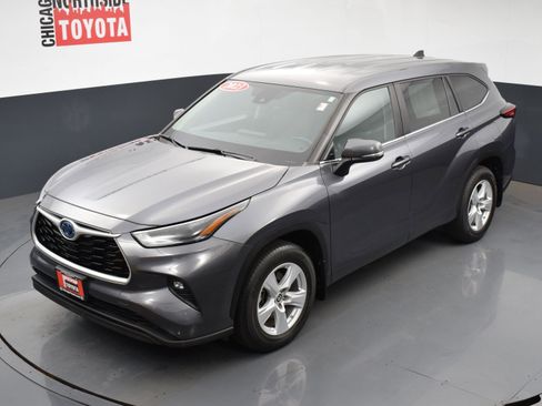 Used 2023 Toyota Highlander LE image 27