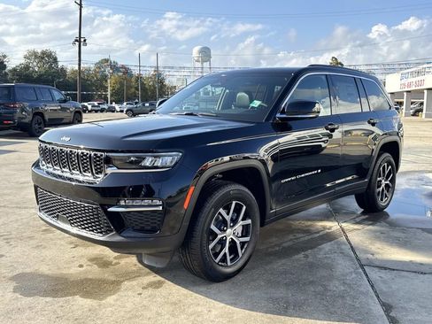 New 2025 Jeep Grand Cherokee Limited image 3