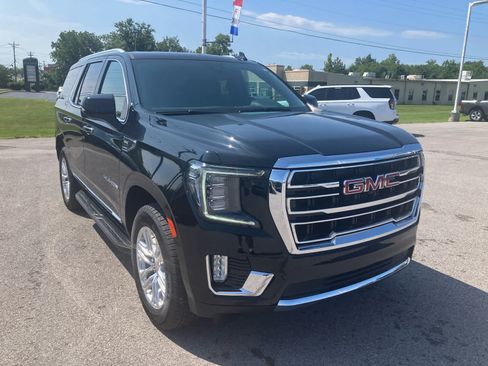 Used 2024 GMC Yukon SLT w/ SLT Luxury Package AWD/4WD image 1