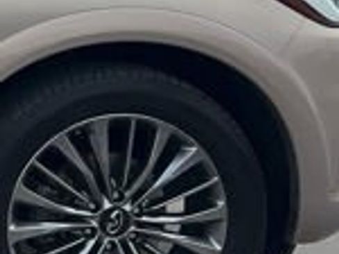 Used 2019 INFINITI QX80 Luxe w/ Proactive Package image 21