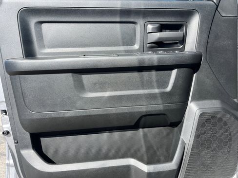 Used 2024 RAM 2500 Tradesman w/ Chrome Appearance Group image 15