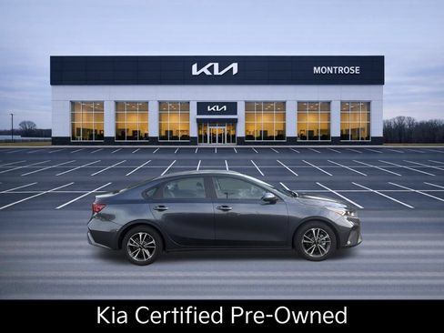 Used 2024 Kia Forte LXS FWD image 4