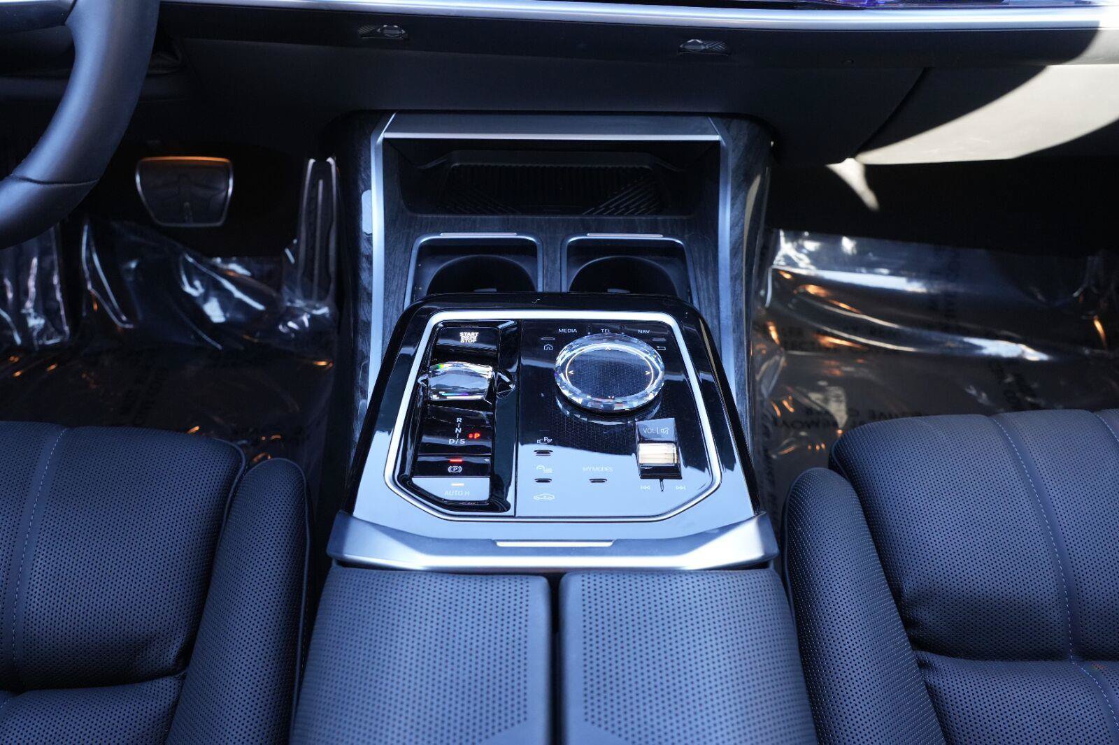 Used 2025 BMW 760i xDrive w/ Executive Package AWD/4WD image 26