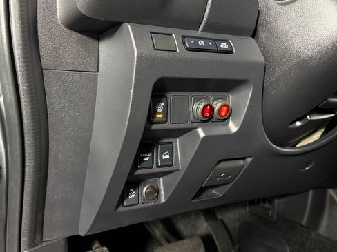 Used 2023 Nissan Frontier SV w/ Midnight Edition Package image 22