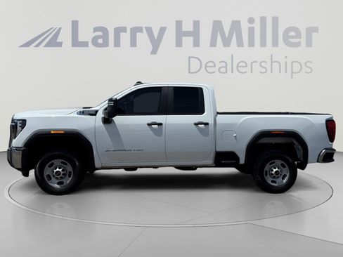 Used 2024 GMC Sierra 2500 Pro w/ Convenience Package RWD image 2