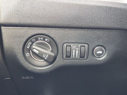 Used 2018 Chrysler 300 C w/ Sun, Sound & Nav Package image 22