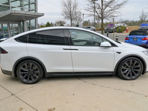 Used 2022 Tesla Model X image 4