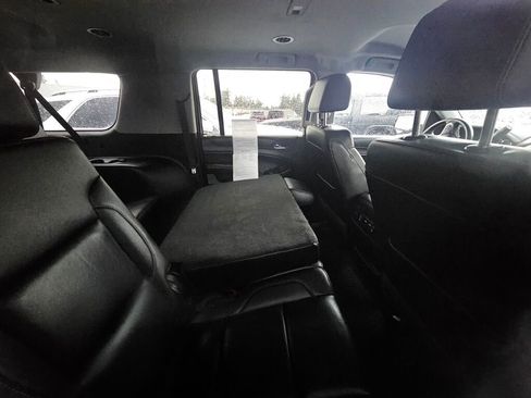 Used 2018 Chevrolet Suburban LT image 12