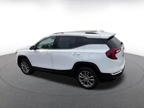 Used 2024 GMC Terrain SLT image 10