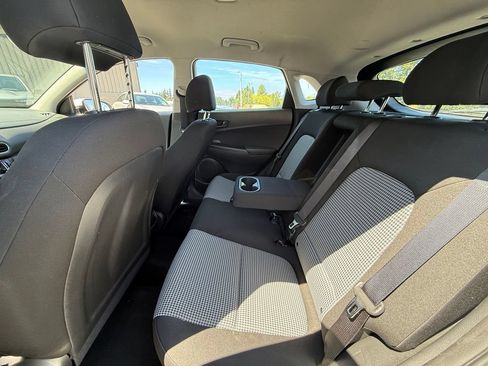 Used 2023 Hyundai Kona SE AWD/4WD image 7