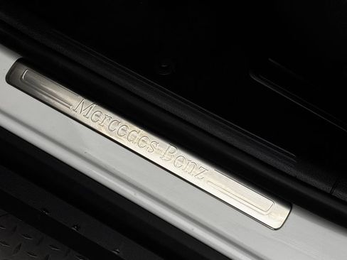 Used 2025 Mercedes-Benz GLC 300 4MATIC image 25
