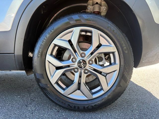 Used 2024 Kia Seltos LX AWD/4WD image 14