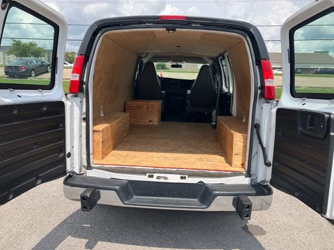 Used 2022 GMC Savana 2500 w/ Driver Convenience Package RWD image 7