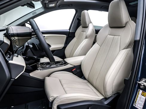 Used 2025 Audi Q6 e-tron Premium Plus w/ Premium Plus image 18