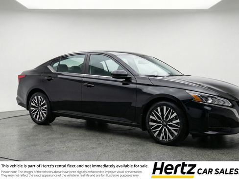 Used 2025 Nissan Altima 2.5 SV FWD image 1