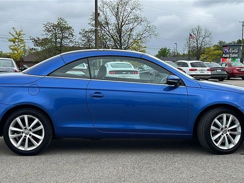 Used 2012 Volkswagen Eos Komfort image 4