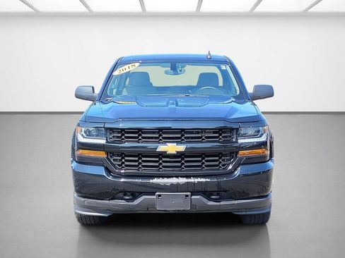 Used 2018 Chevrolet Silverado 1500 Custom w/ Custom Value Package AWD/4WD image 8