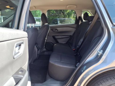 Used 2024 Nissan Rogue S FWD image 19