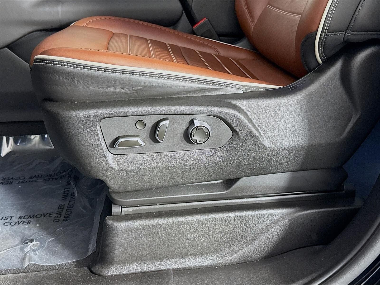 Used 2024 GMC Yukon Denali Ultimate AWD/4WD image 22
