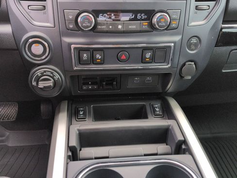 Used 2024 Nissan Titan SV w/ SV Convenience Package AWD/4WD image 25