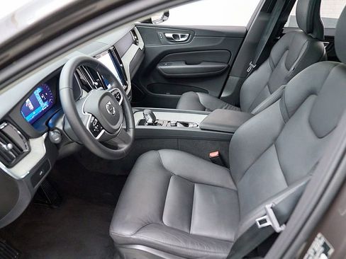 Certified 2025 Volvo XC60 B5 Plus AWD/4WD image 13