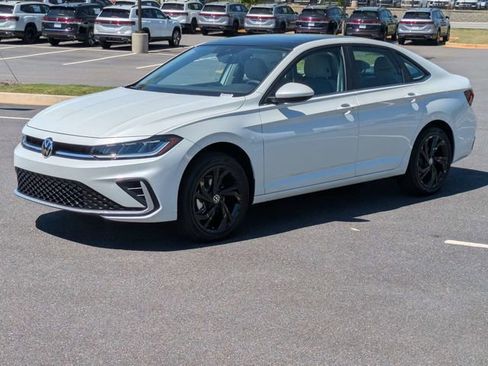 New 2026 Volkswagen Jetta SE FWD image 8