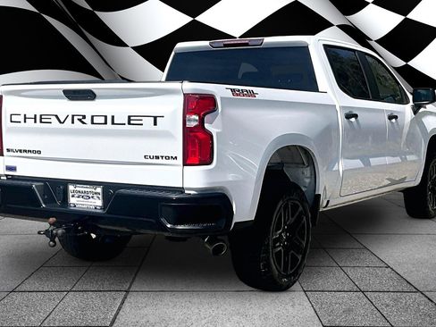 Used 2021 Chevrolet Silverado 1500 Custom Trail Boss w/ LPO, Dark Essentials Package image 2