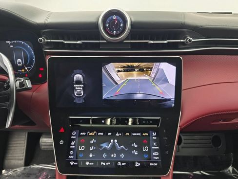 Used 2023 Maserati Grecale Modena AWD/4WD image 20