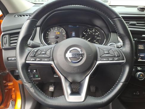 Used 2020 Nissan Rogue SV image 8