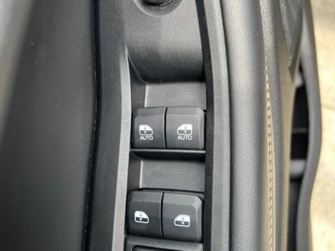 Certified 2023 Jeep Grand Cherokee Limited AWD/4WD image 17