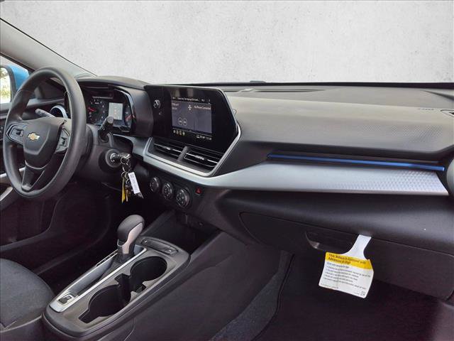 Used 2025 Chevrolet Trax LS w/ LS Convenience Package FWD image 20