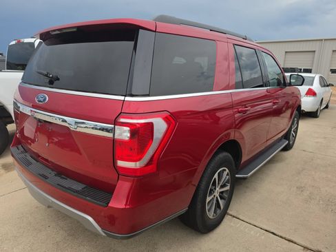 Used 2021 Ford Expedition XLT RWD image 3