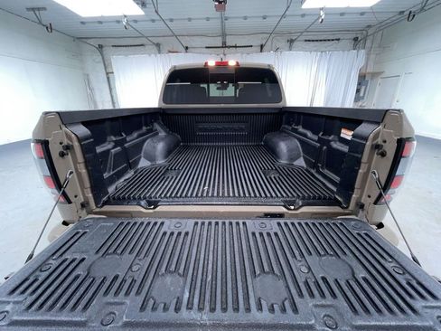 Used 2024 Nissan Frontier PRO-4X image 7