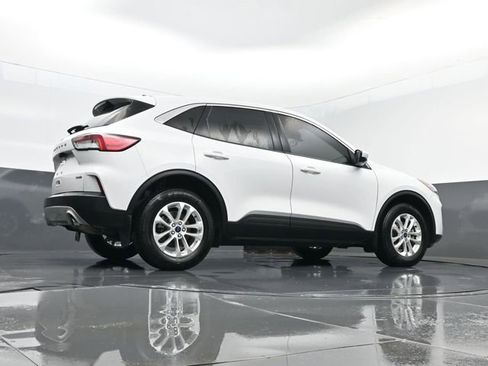 Used 2020 Ford Escape SE image 24