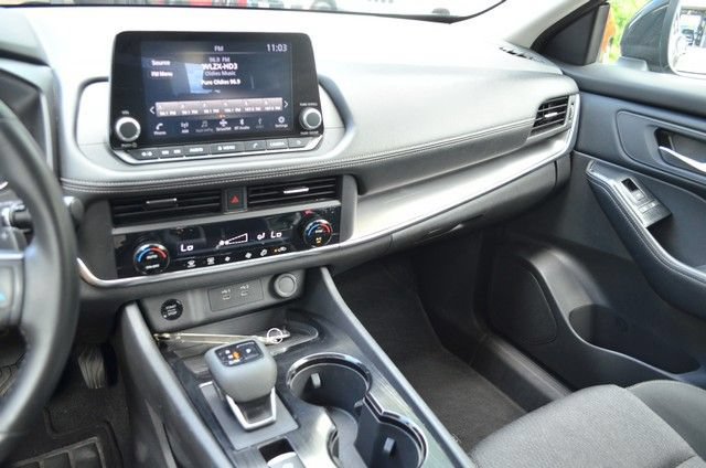 Used 2025 Nissan Rogue SV AWD/4WD image 22