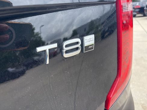 Used 2025 Volvo XC90 T8 Ultra w/ Protection Package Premier image 9