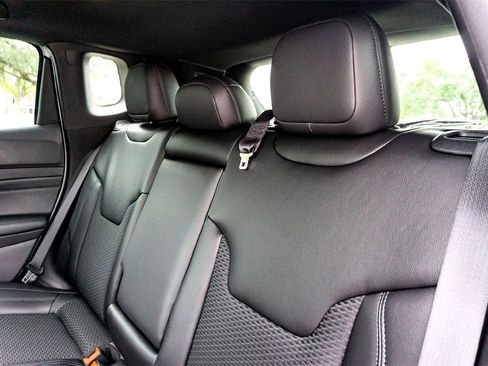 New 2026 Jeep Compass Latitude image 17