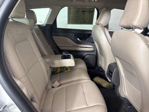 Used 2024 Lincoln Corsair FWD image 23