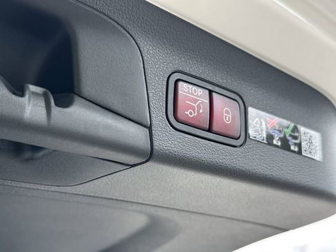 New 2026 Mercedes-Benz GLS 450 4MATIC image 23