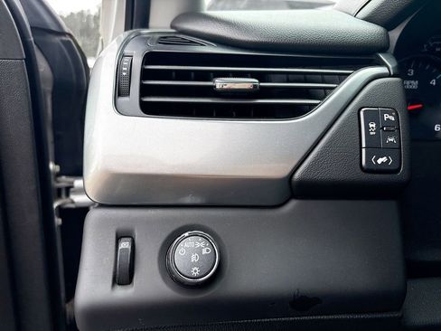 Used 2020 Chevrolet Suburban Premier RWD image 42