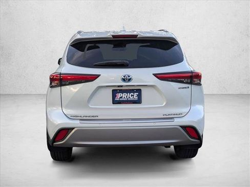 Used 2022 Toyota Highlander Platinum AWD/4WD image 7